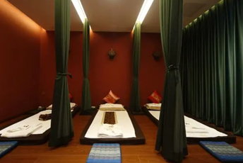 杭州余杭泰式按摩的被动瑜伽：当身体被折叠成诗